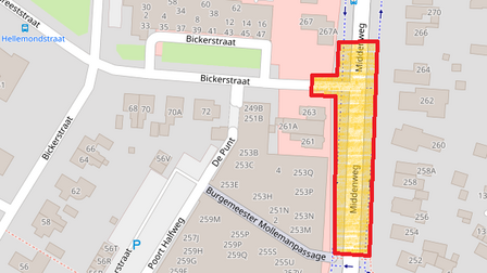 Vanaf 23 april tot en met 29 mei is de kruising Middenweg en Bickerstraat afgesloten. De weg wordt geasfalteert. Het verkeer wordt omgeleid.