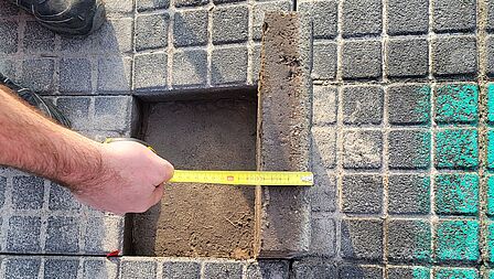 Foto van tegels die hergebruikt worden.