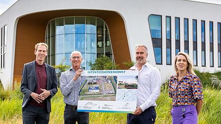 De intentieovereenkomst voor nieuwbouw naast Oogcentrum Noordholland is getekend.  