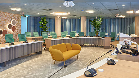 Foto van de trouwzaal in gemeentehuis Heerhugowaard