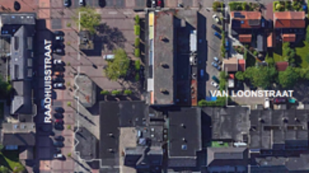 Luchtfoto van Raadhuisplein.